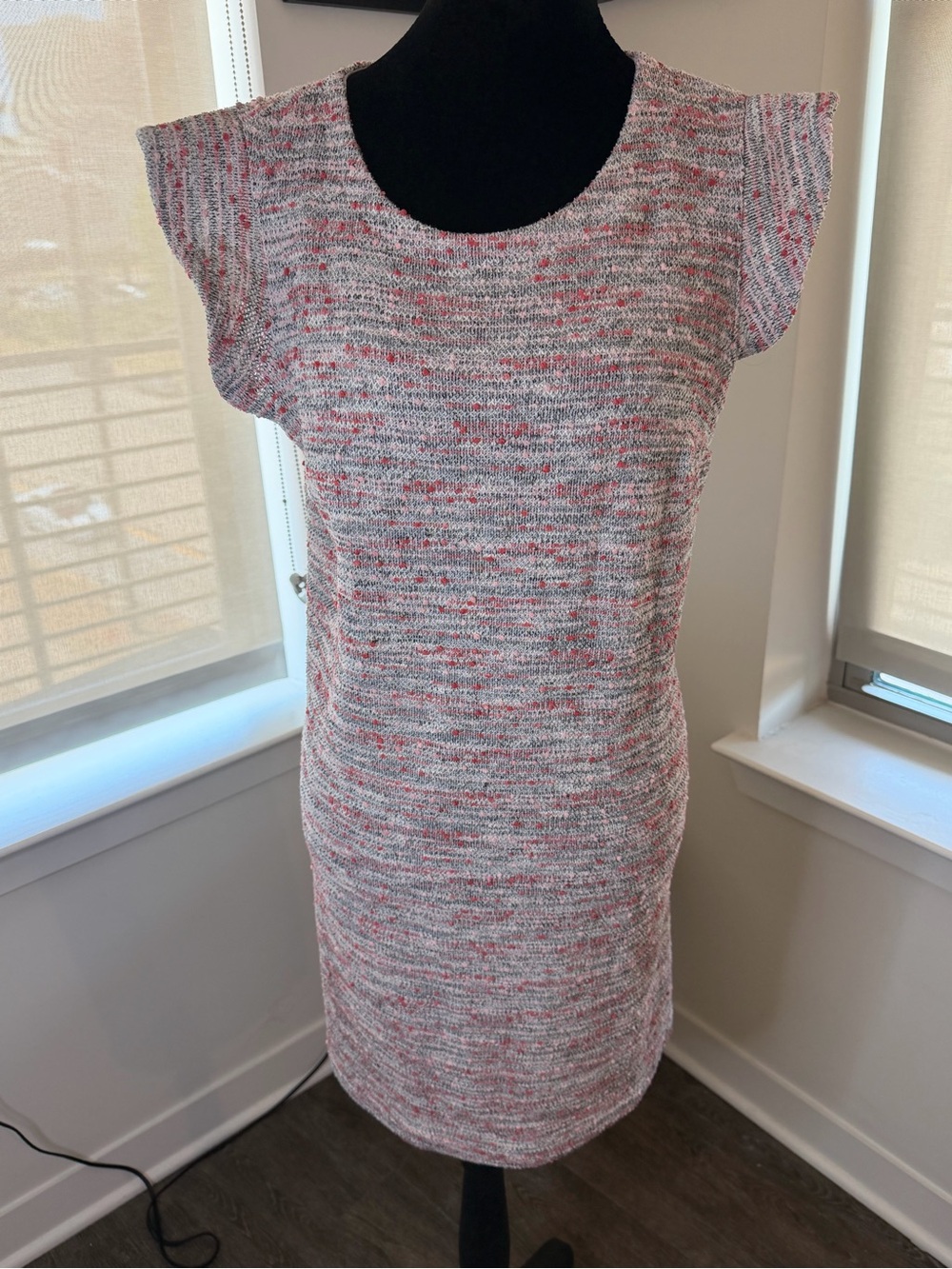 LOFT Pink Gray Textured Knit Cap Sleeve Sheath Dress Size 10